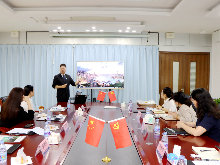 IQA inspection closed-door professional exchange meetings – the delegation held multiple closed-door exchange meetings with various institutions, discussing in depth third-party course assessment, introduction of Hong Kong Qualifications Framework faculty, and Guangdong-Hong Kong talent exchange channels.